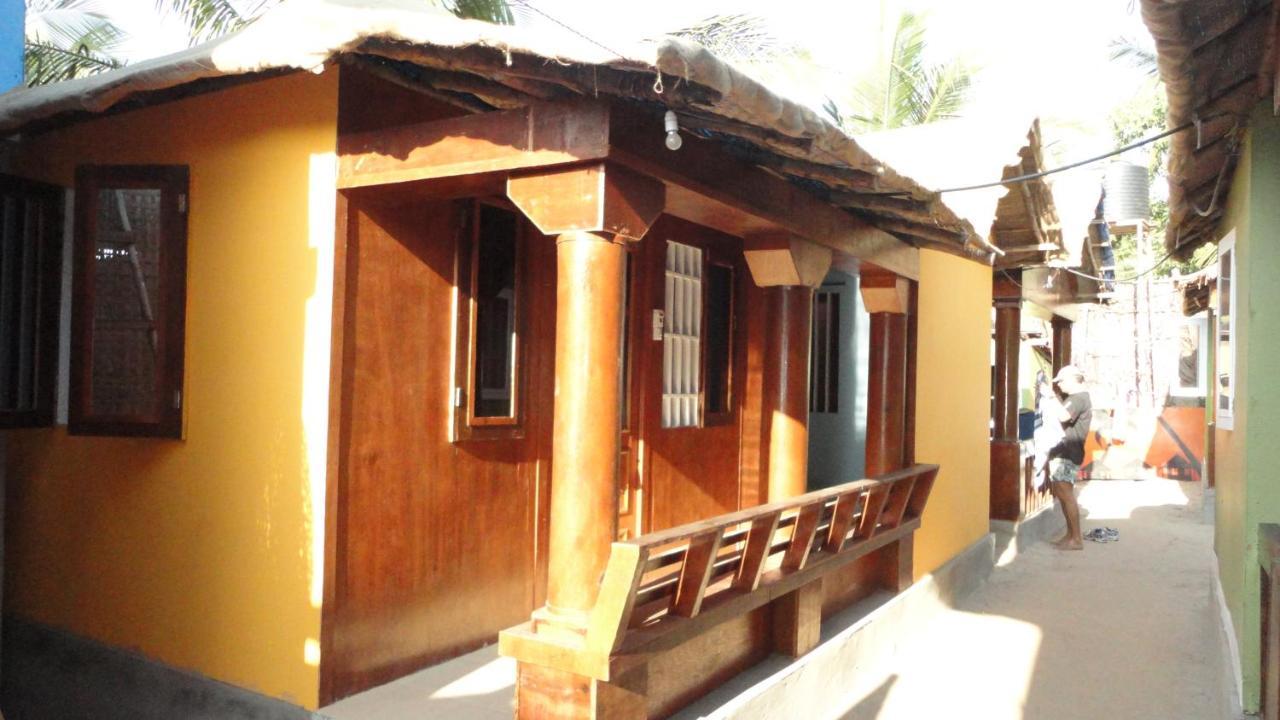 Casa Fiesta Sea Front Beach Huts Patnem Beach 외부 사진