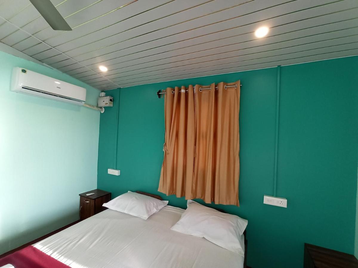 Casa Fiesta Sea Front Beach Huts Patnem Beach 외부 사진