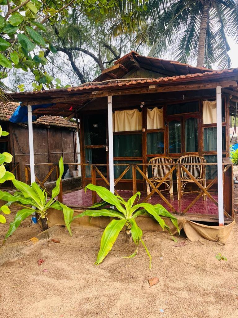 Casa Fiesta Sea Front Beach Huts Patnem Beach 외부 사진