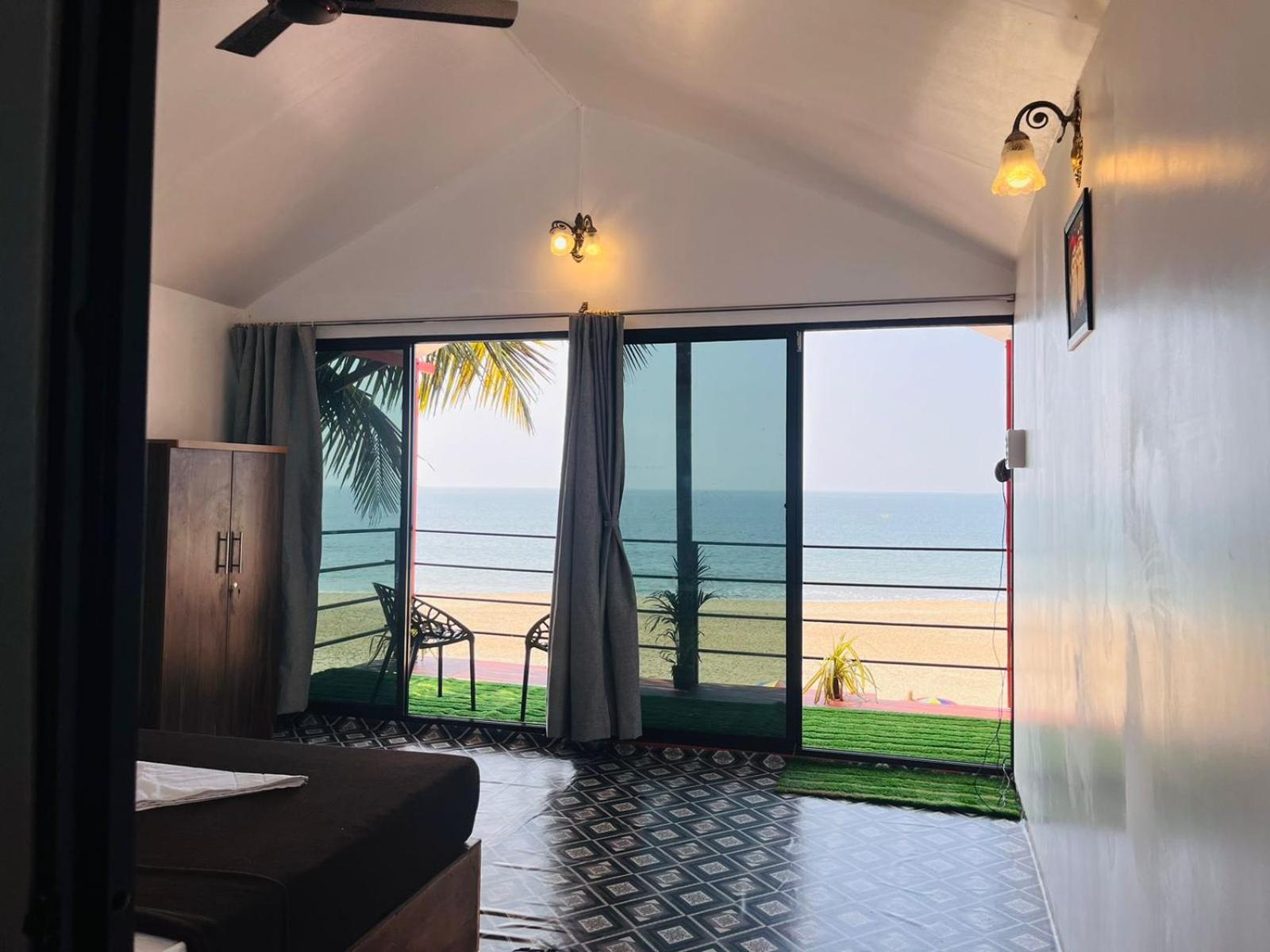 Casa Fiesta Sea Front Beach Huts Patnem Beach 외부 사진
